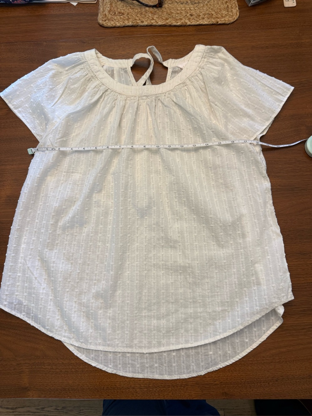 Women’s White Textured Tie-Back Short Sleeve Top